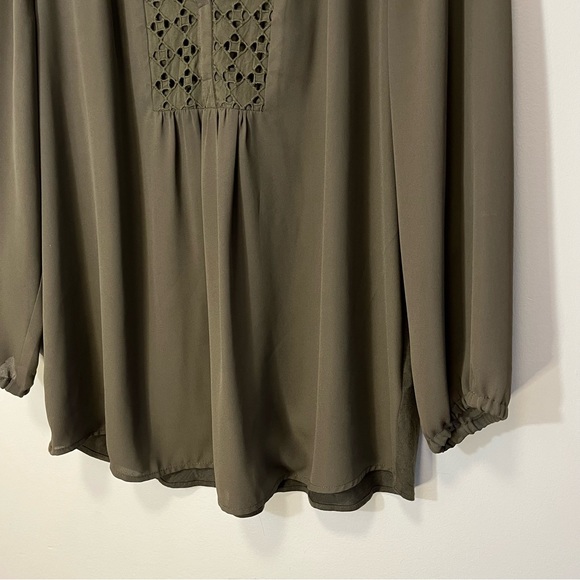 Black Rainn Long Sleeve Split Neck Blouse - Picture 4 of 11